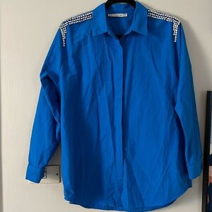 Beautiful crystal lined shoulder button down!